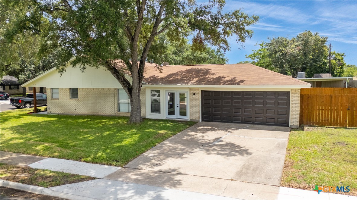 316 Monterrey Drive Property Photo 3