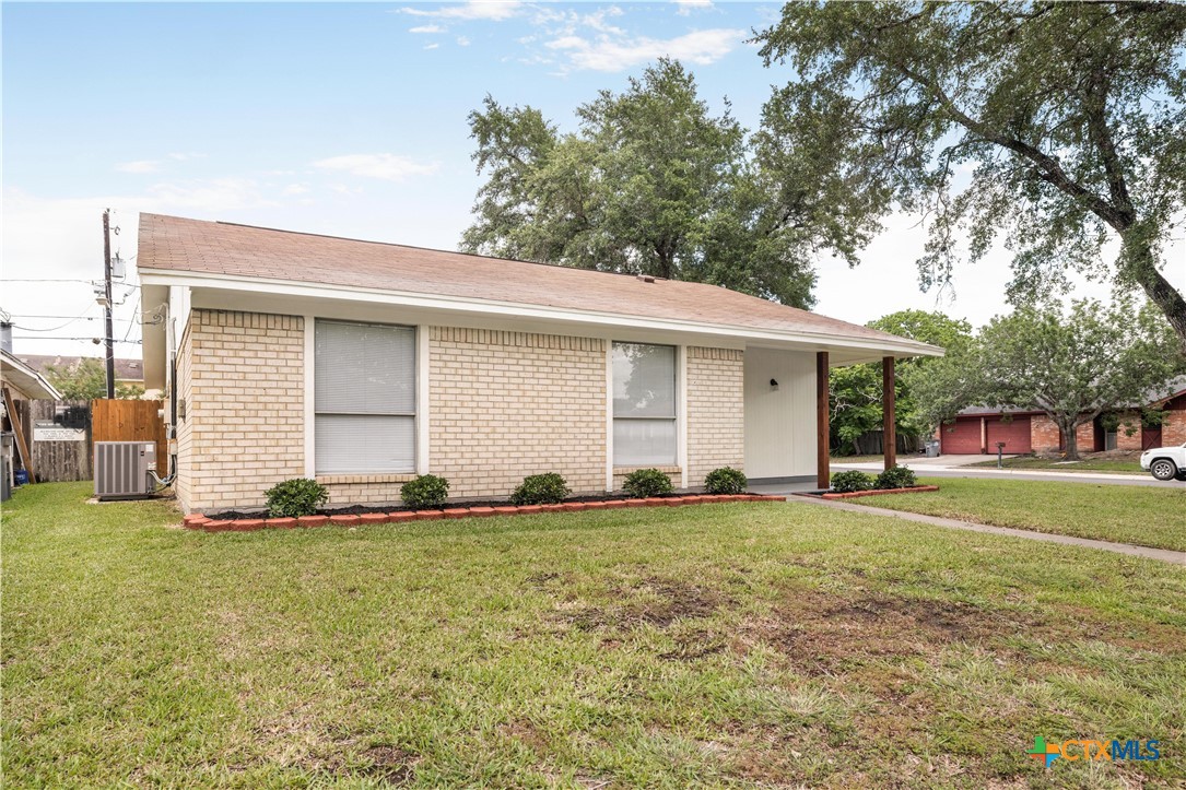 316 Monterrey Drive Property Photo 4