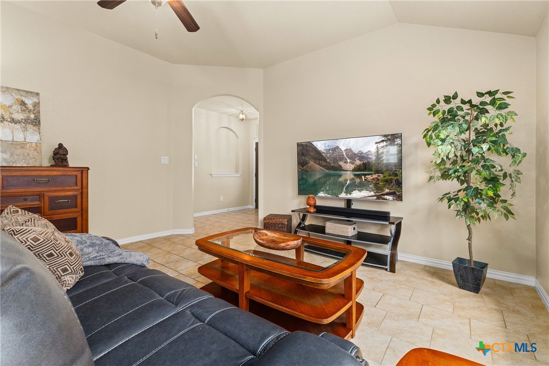 5645 Briar Field Property Photo 7