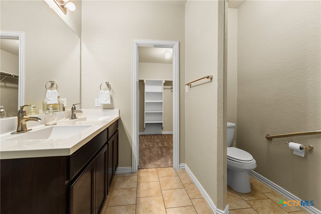 5645 Briar Field Property Photo 14