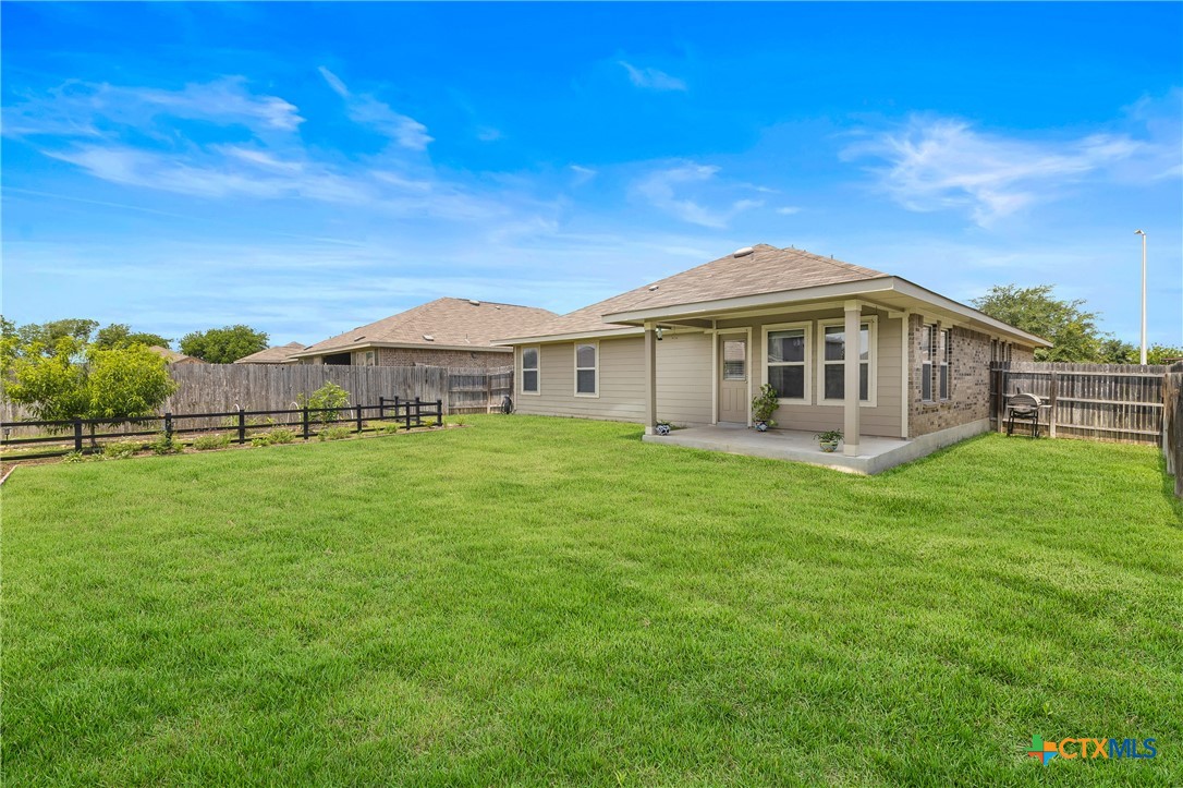 5645 Briar Field Property Photo 19