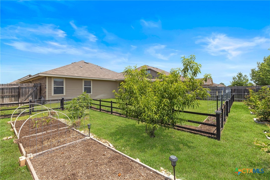 5645 Briar Field Property Photo 21