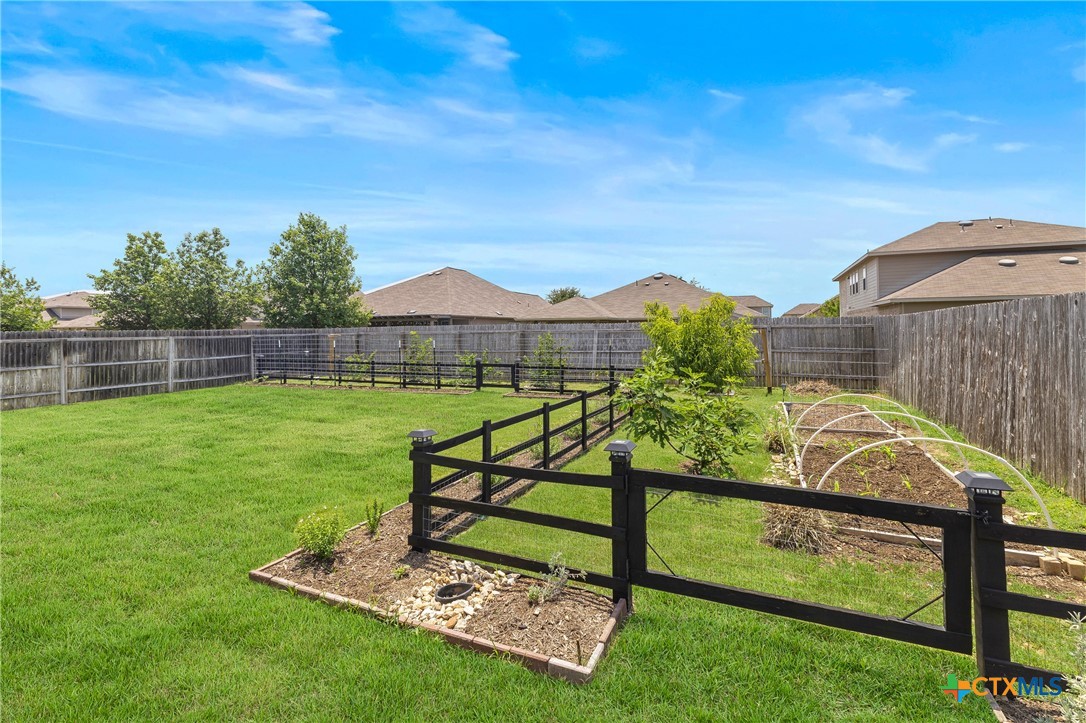 5645 Briar Field Property Photo 23