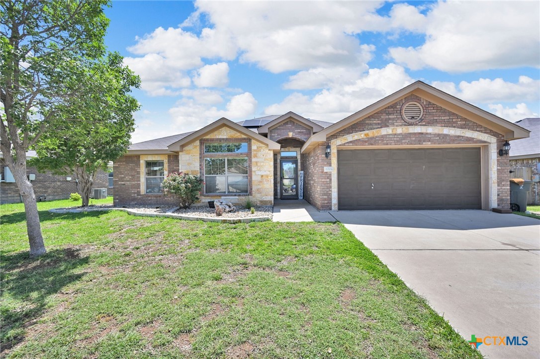 6704 Deorsam Loop Property Photo 1