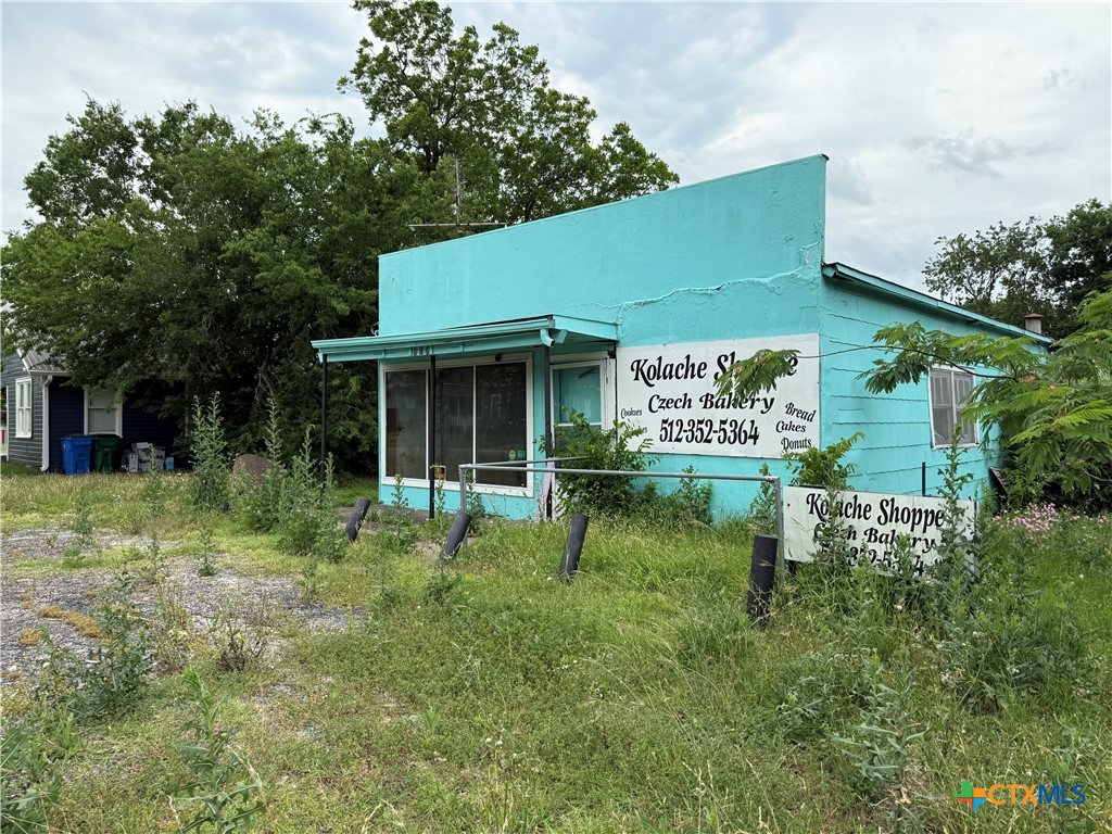 919 W 4th Street Property Photo 1