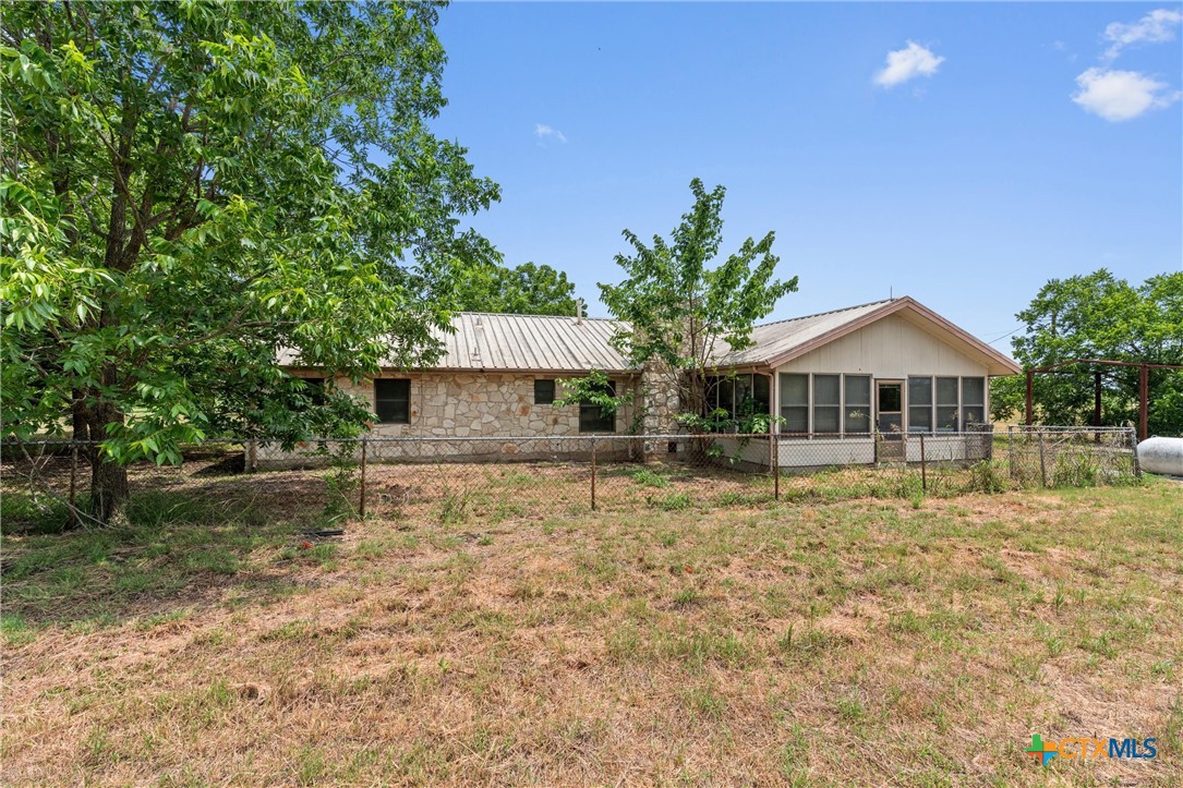 3809 Kelly Lane Property Photo 4