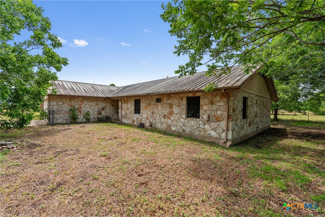 3809 Kelly Lane Property Photo 5