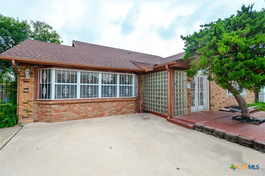 1823 Cedarview Drive Property Photo 2