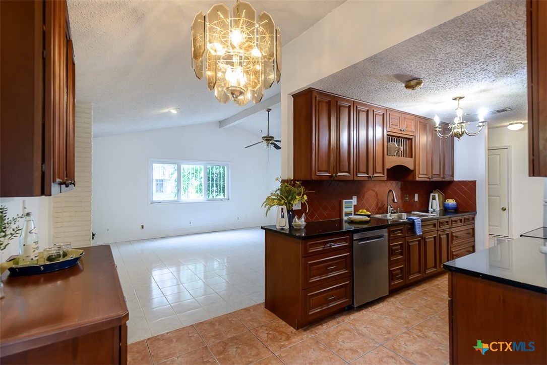 1823 Cedarview Drive Property Photo 4