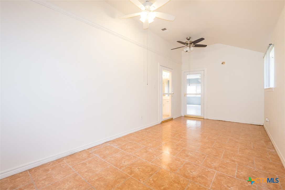 1823 Cedarview Drive Property Photo 22