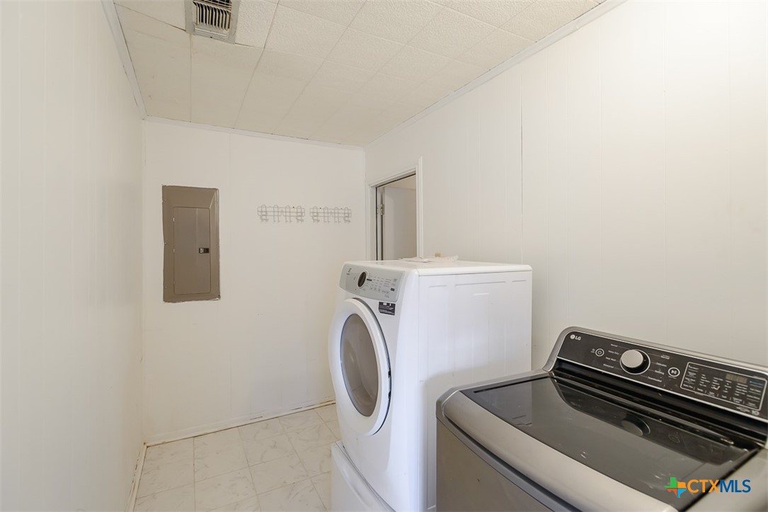 1823 Cedarview Drive Property Photo 29