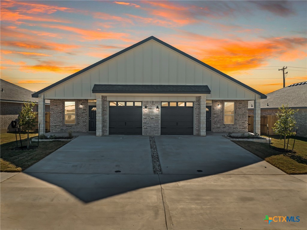 5112 Rose Garden Loop Property Photo 1
