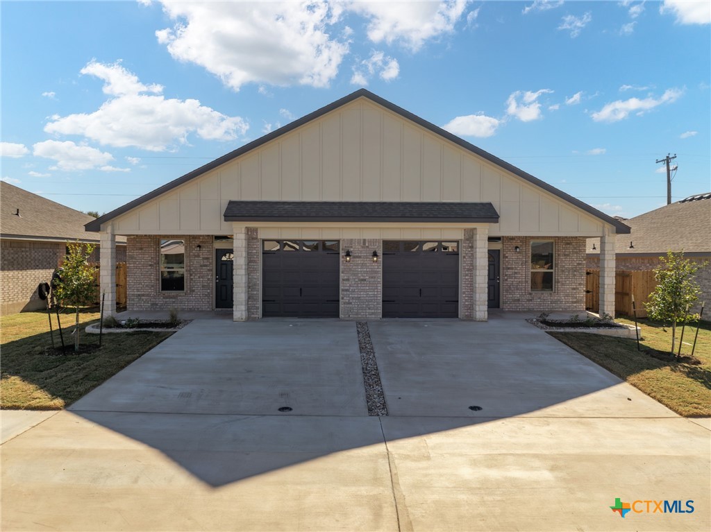 5112 Rose Garden Loop Property Photo 2