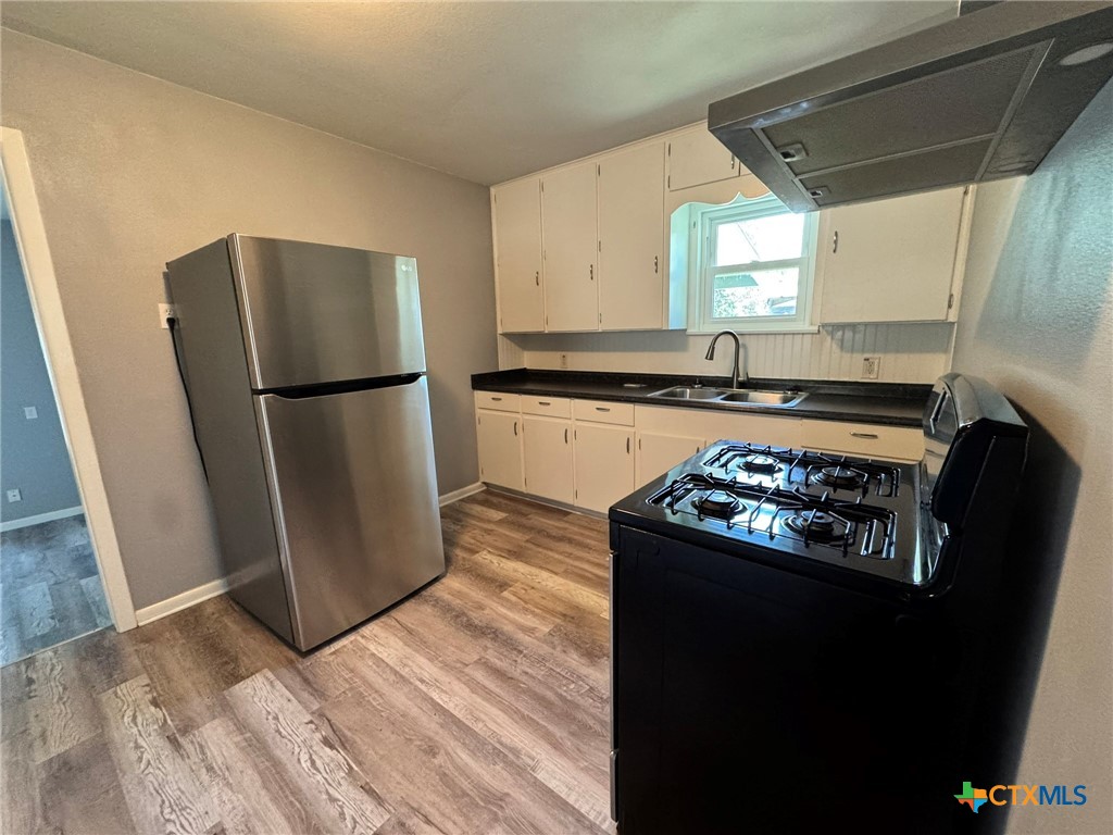 615 Melrose Property Photo 4