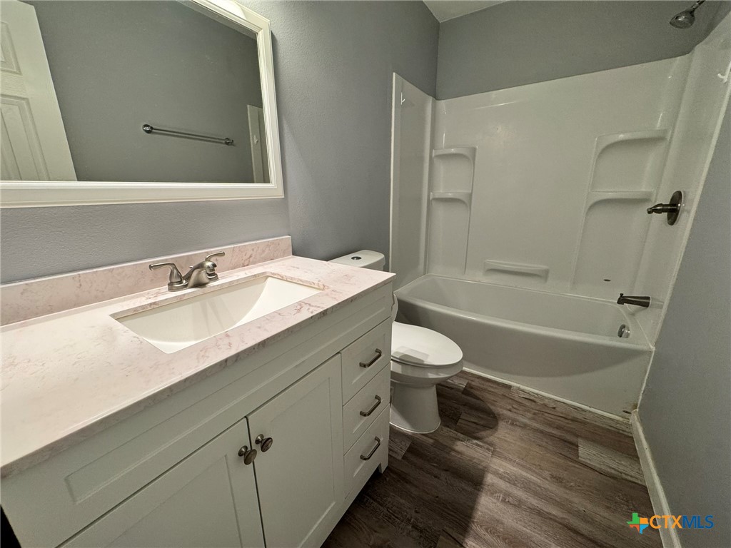 615 Melrose Property Photo 6