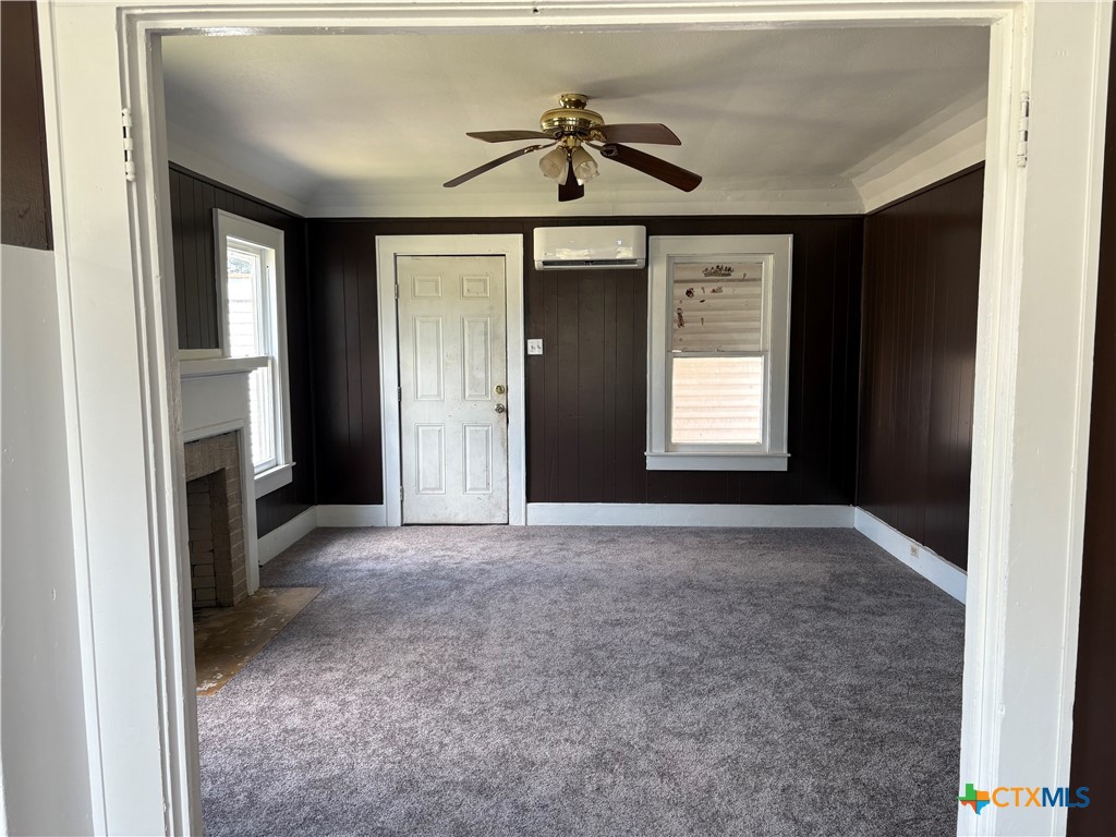 103 W Depot Street Property Photo 8