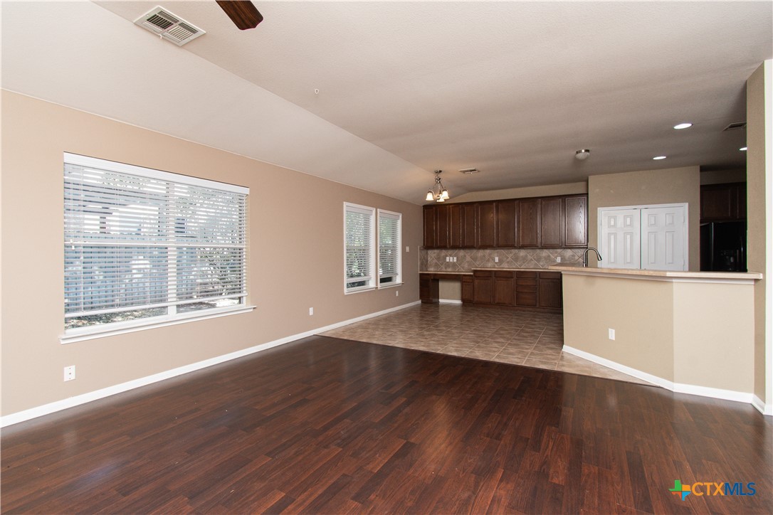 424 Winter Sun Drive Property Photo 7