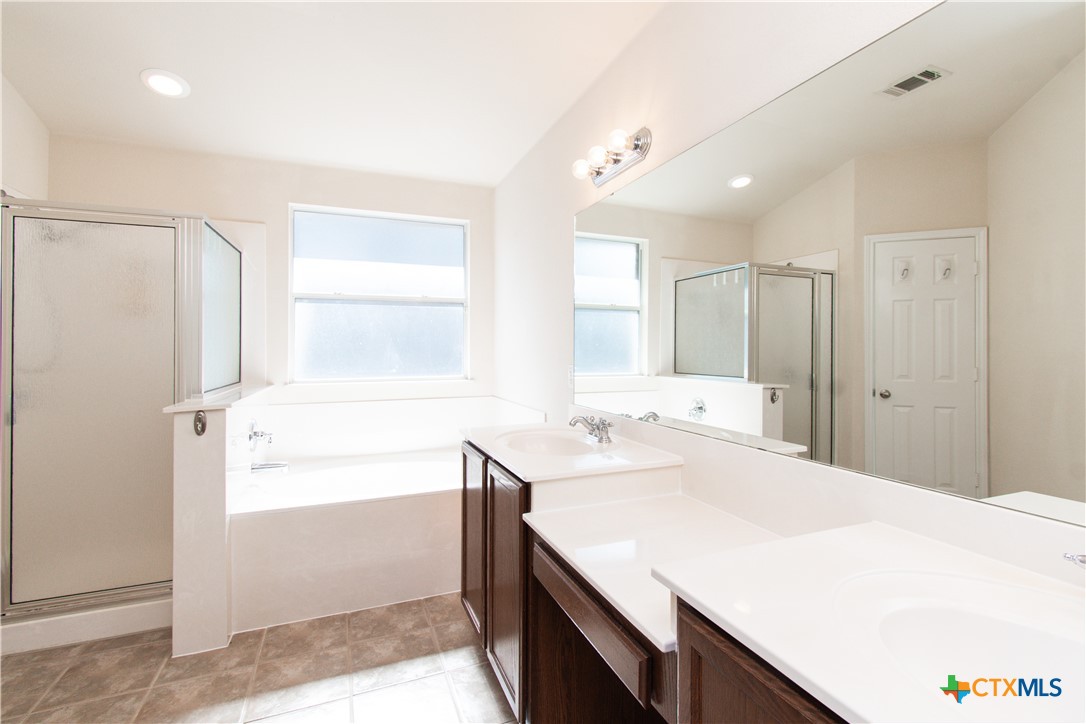 424 Winter Sun Drive Property Photo 13