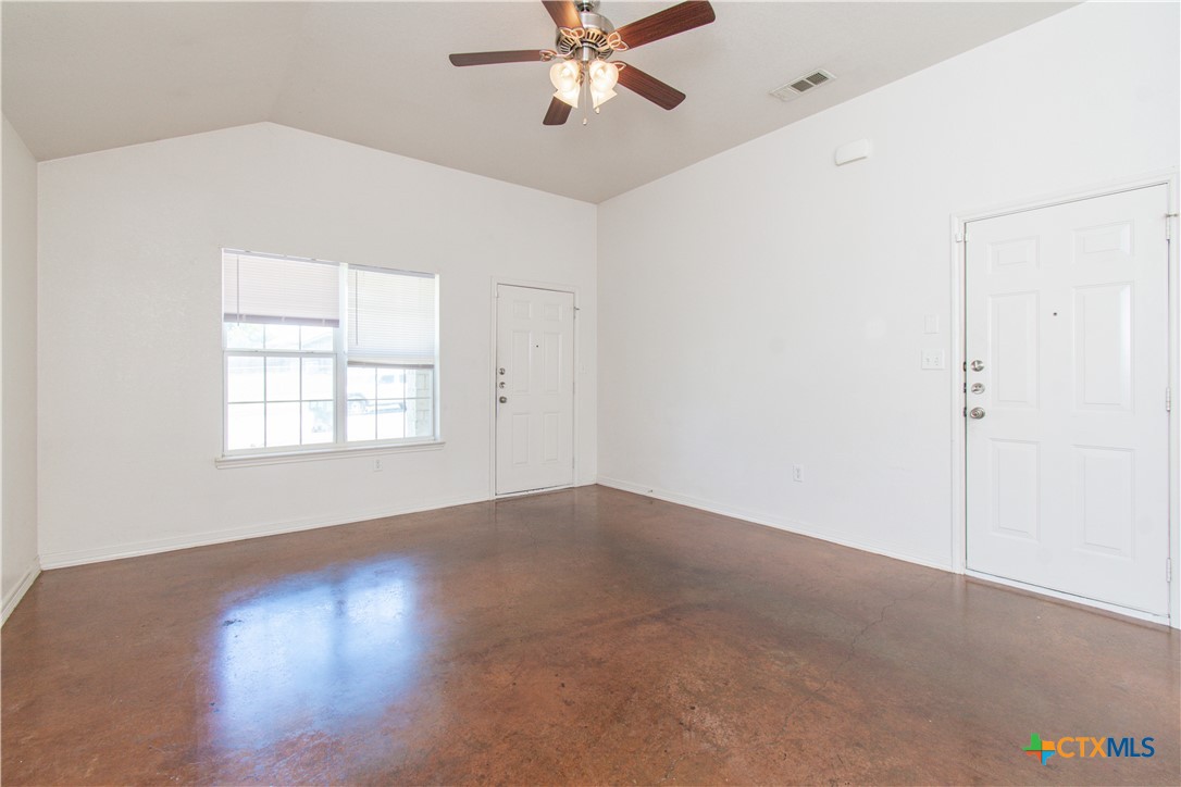 3104 Baldwin Loop B Property Photo 6