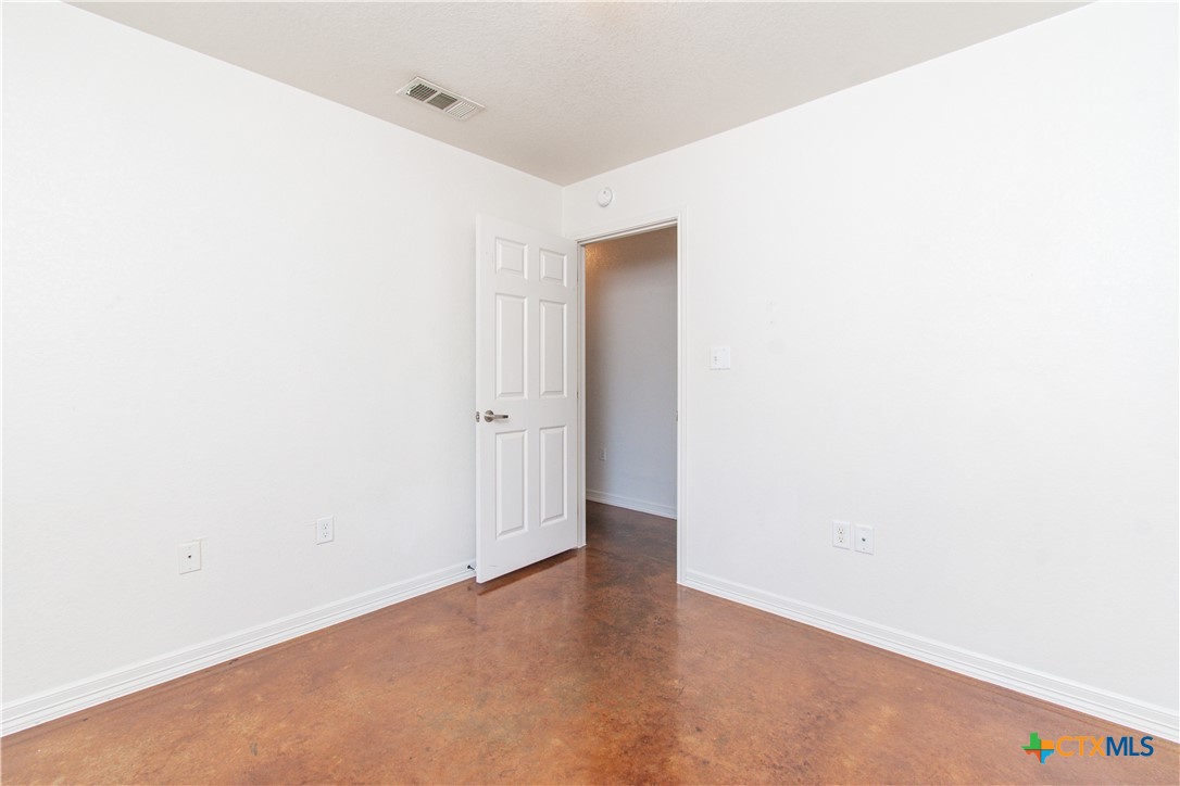 3104 Baldwin Loop B Property Photo 14