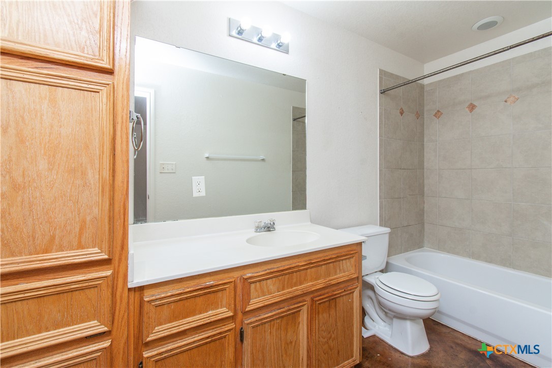 3104 Baldwin Loop B Property Photo 18