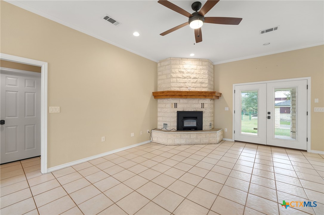 2301 Deer Trail Property Photo 7