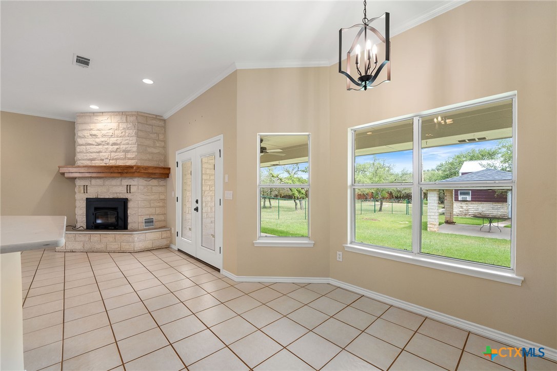 2301 Deer Trail Property Photo 8