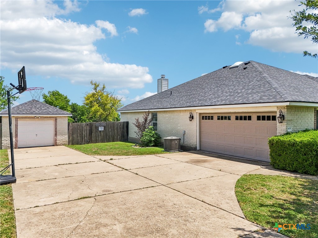 401 Rio Grande Avenue Property Photo 3