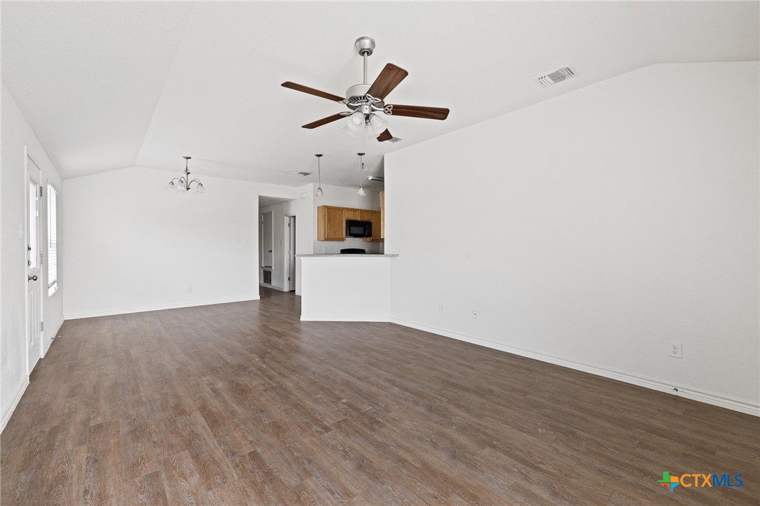 903 Lasso Drive B Property Photo 4