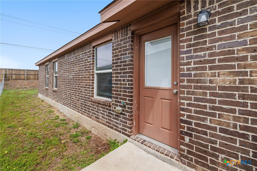 903 Lasso Drive B Property Photo 7