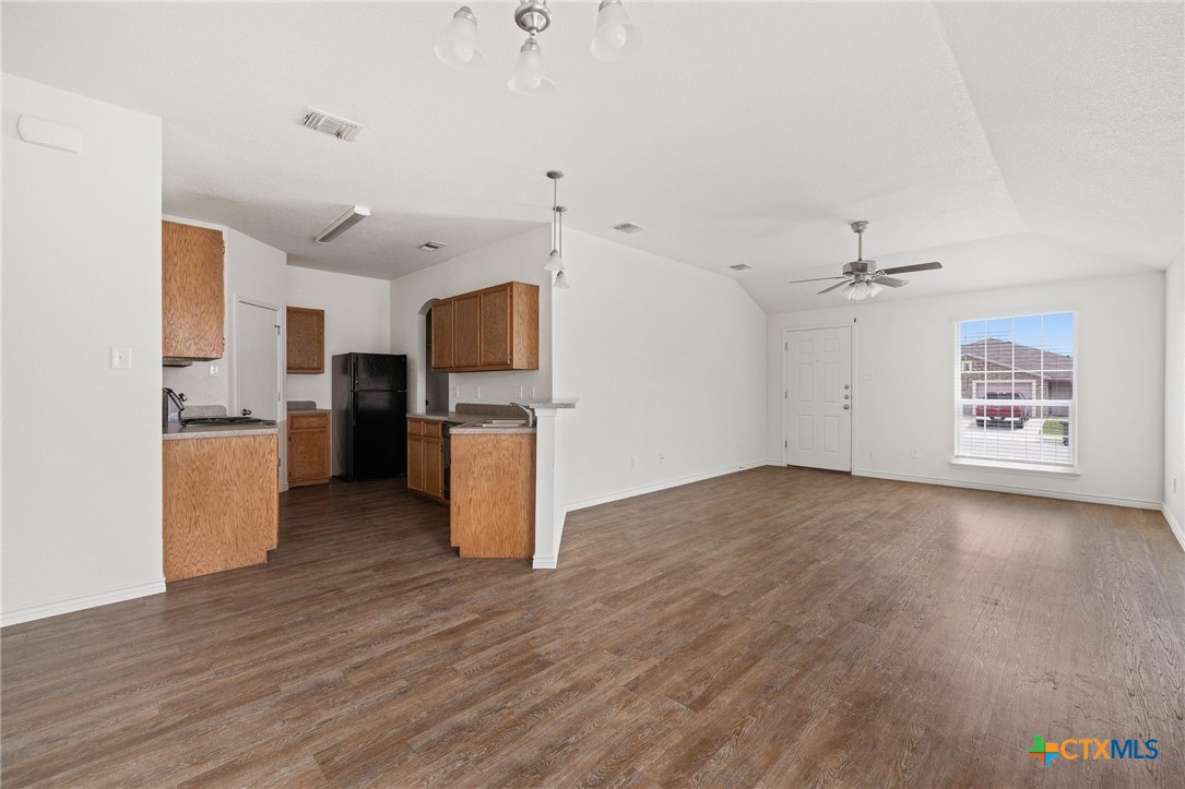 903 Lasso Drive B Property Photo 8
