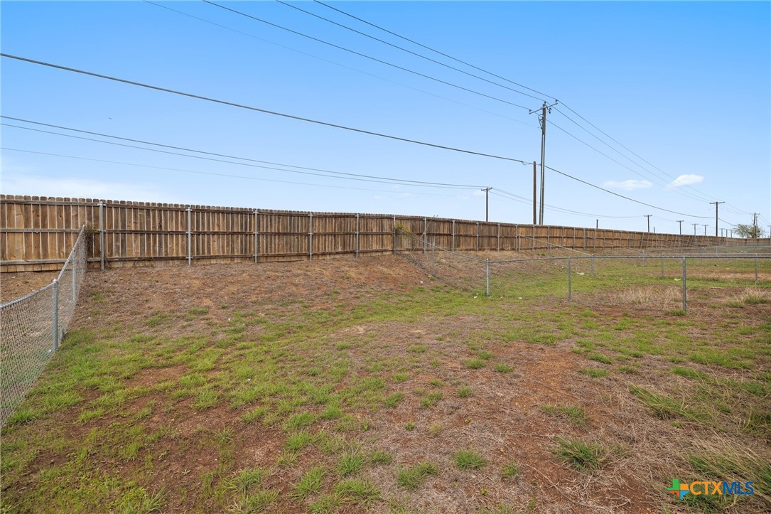 903 Lasso Drive B Property Photo 11
