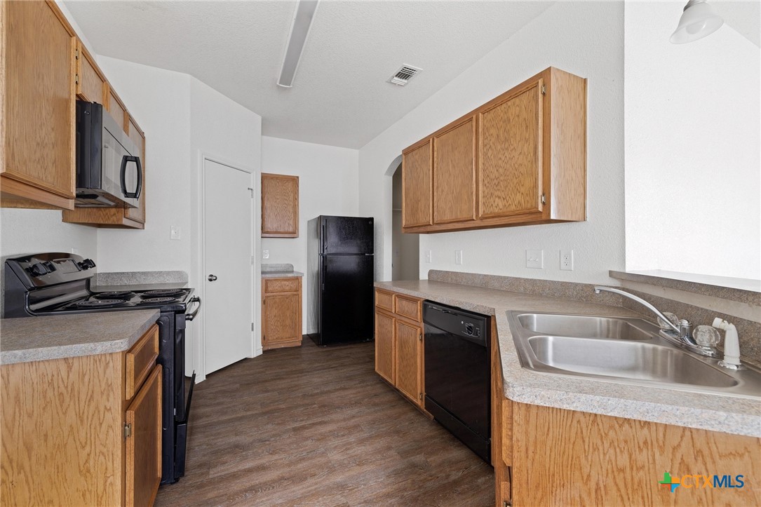 903 Lasso Drive B Property Photo 12