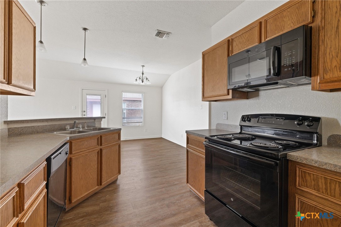 903 Lasso Drive B Property Photo 16