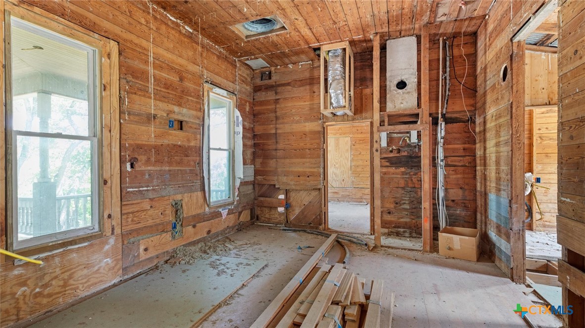 160 E Klein Road Property Photo 10