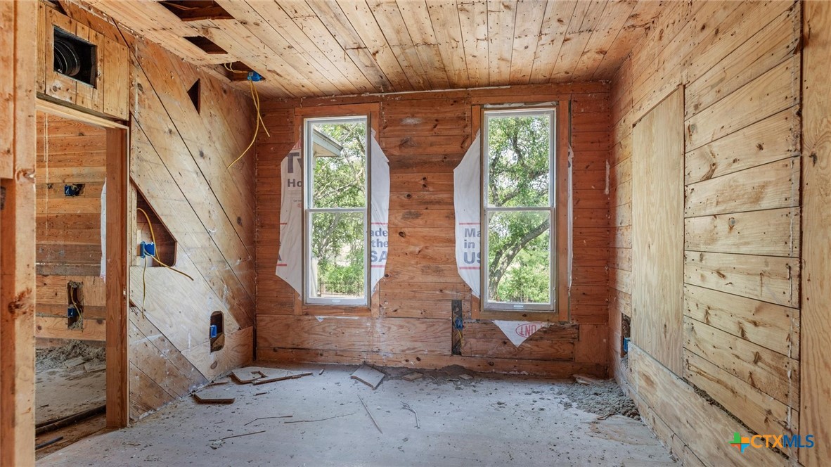 160 E Klein Road Property Photo 11