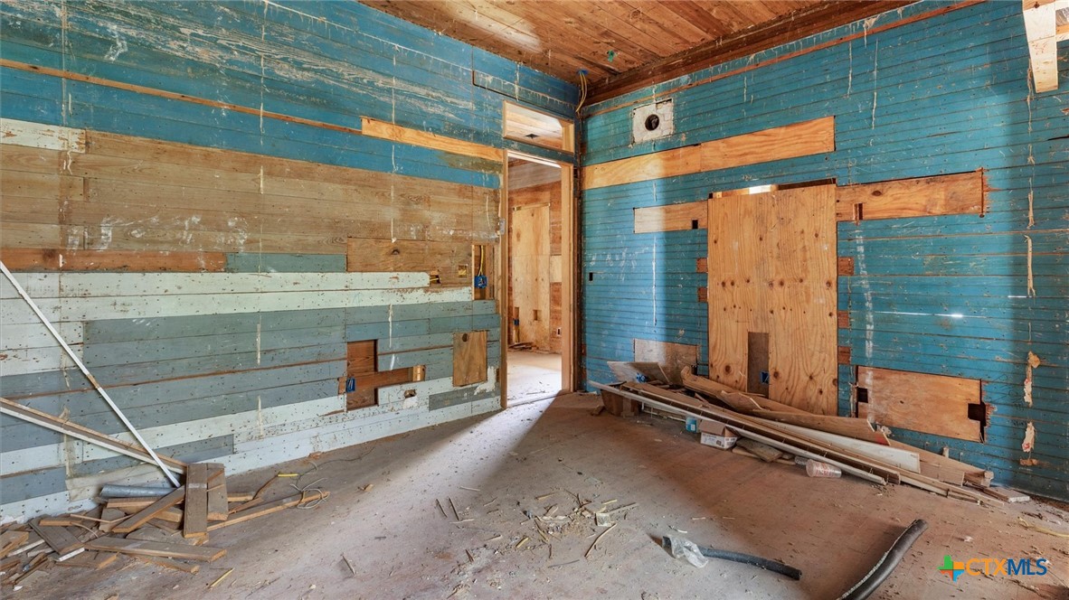 160 E Klein Road Property Photo 14