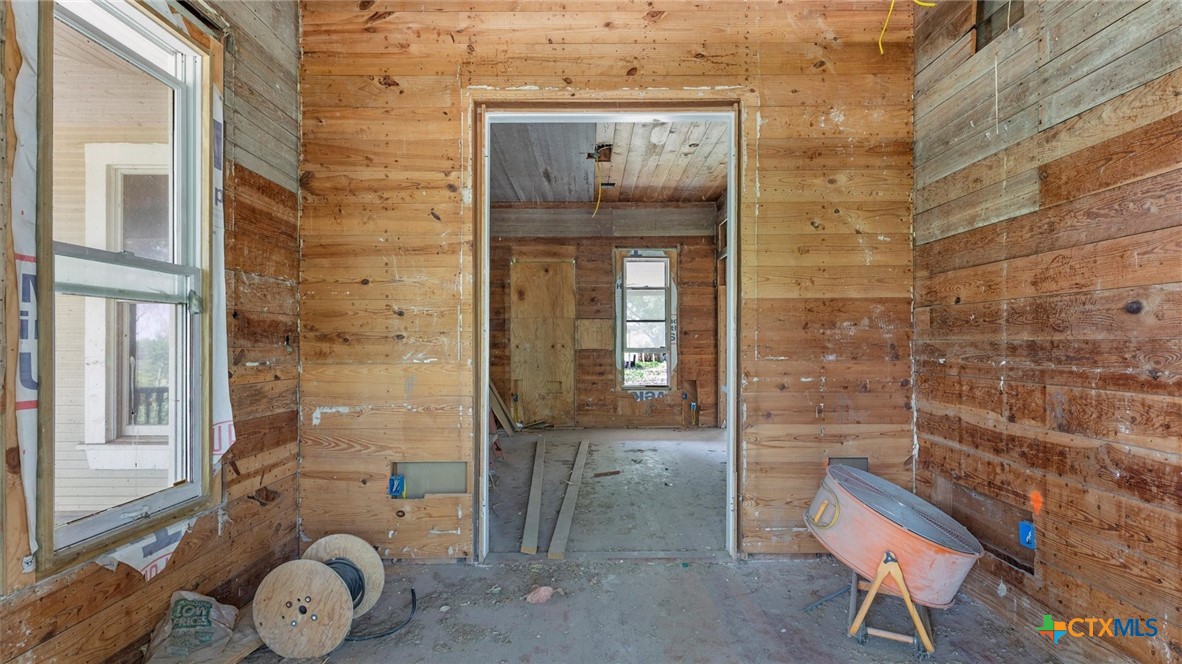 160 E Klein Road Property Photo 16