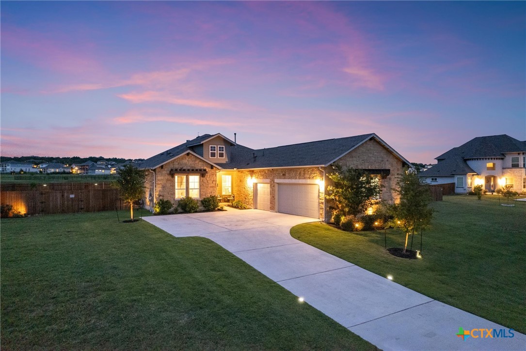 3528 Twinspur Street Property Photo 4
