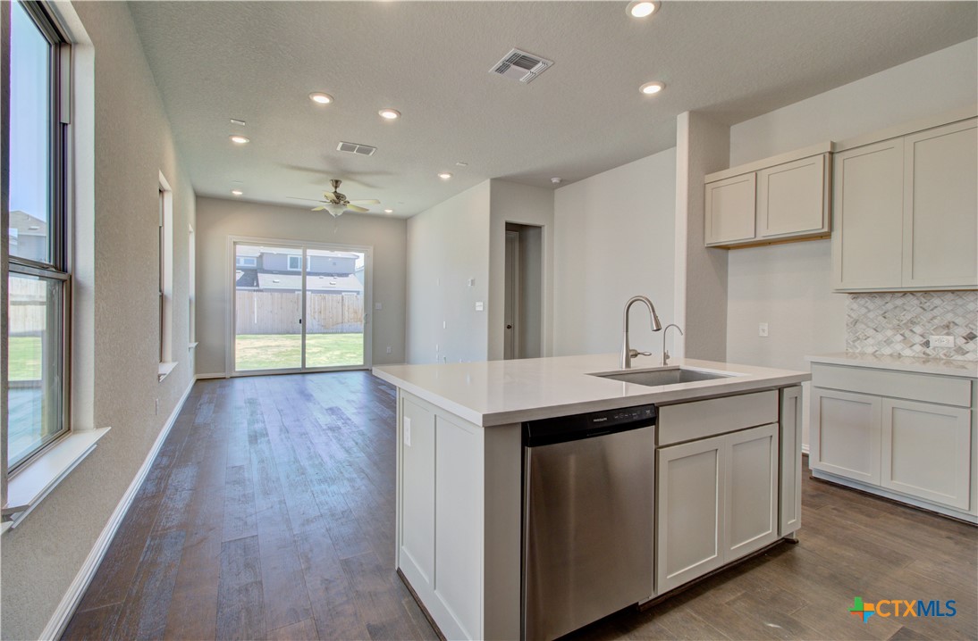 1239 Casetta Run Property Photo 4