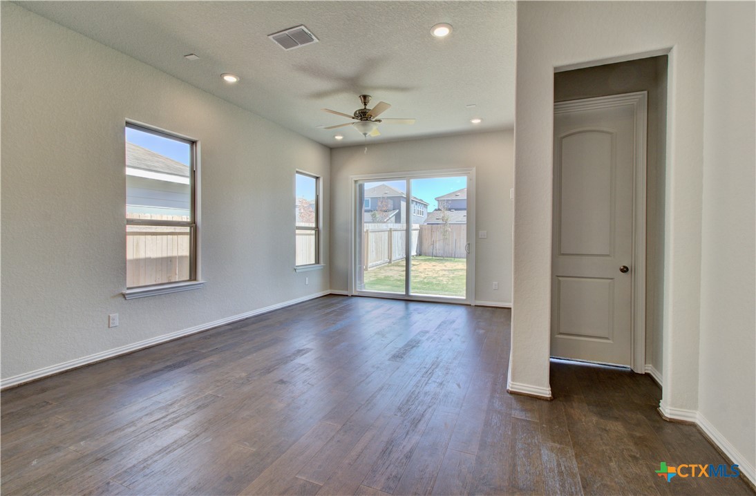 1239 Casetta Run Property Photo 7