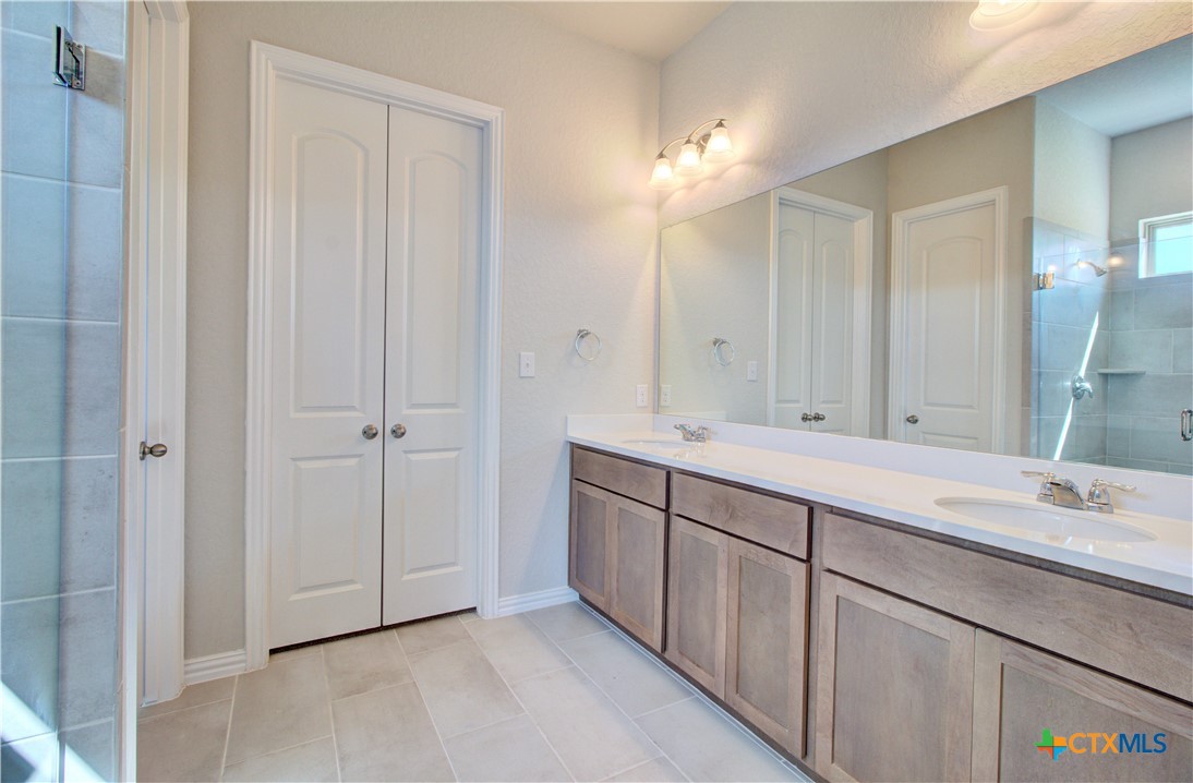 1239 Casetta Run Property Photo 12