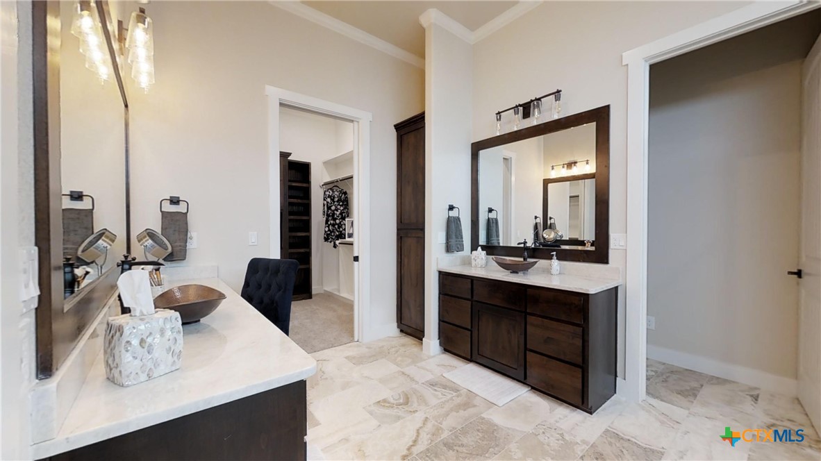 1007 Bella Vita Drive Property Photo 13