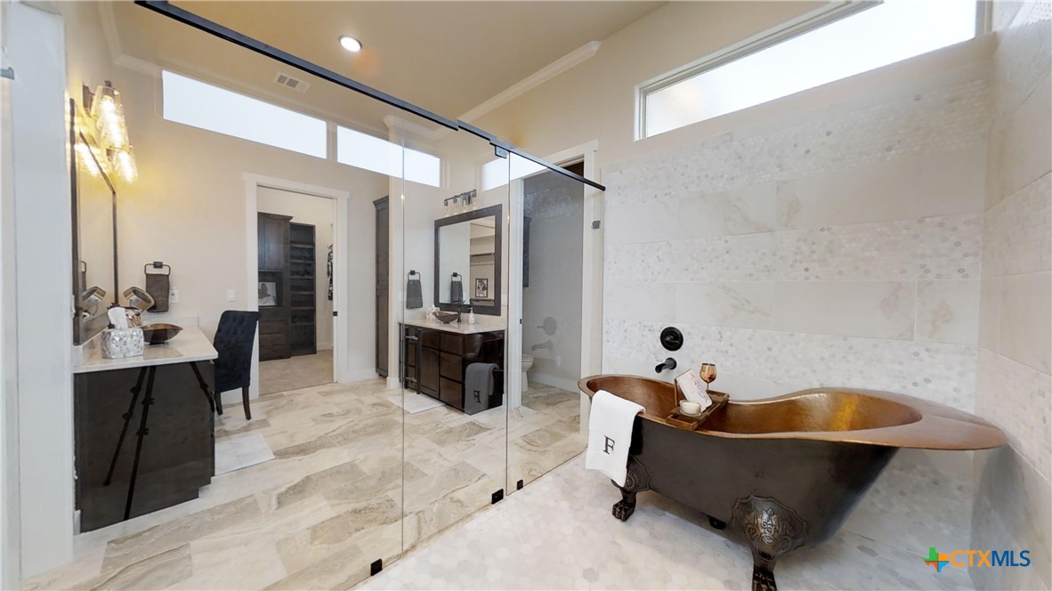 1007 Bella Vita Drive Property Photo 16