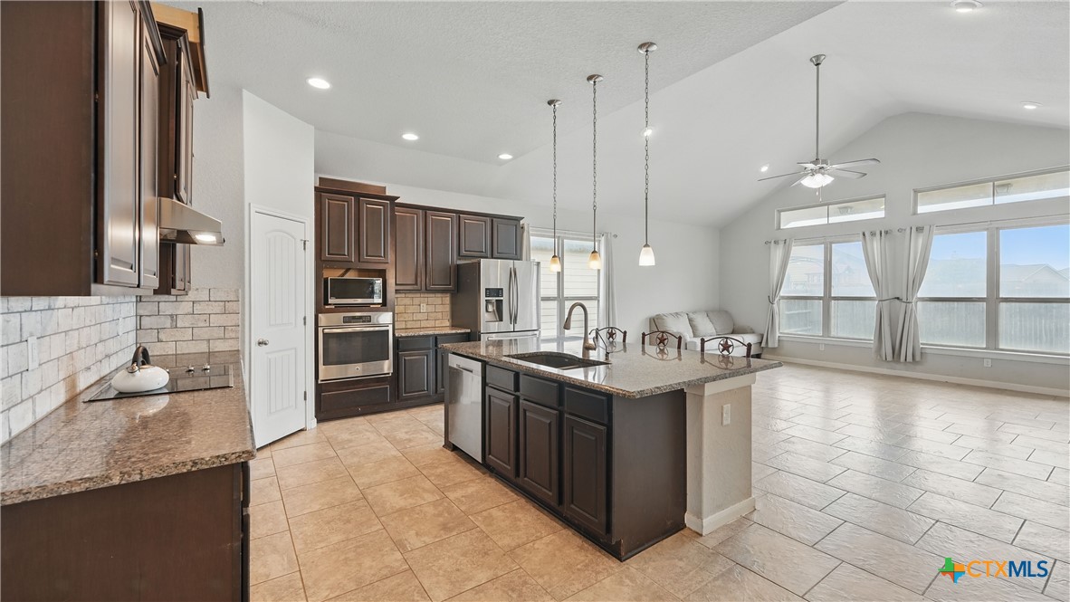 3542 Hurricane Trail Property Photo 12