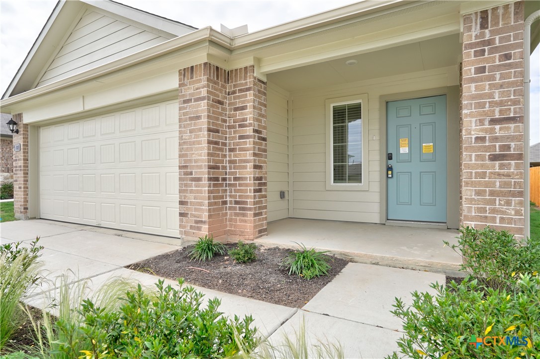 121 Roanwood Drive Property Photo 4
