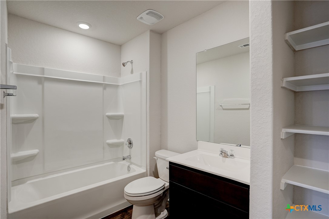 121 Roanwood Drive Property Photo 13