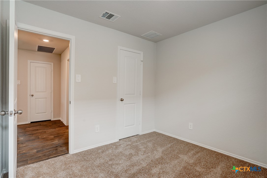 121 Roanwood Drive Property Photo 15