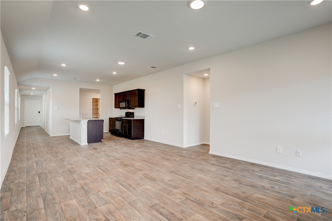 121 Roanwood Drive Property Photo 21