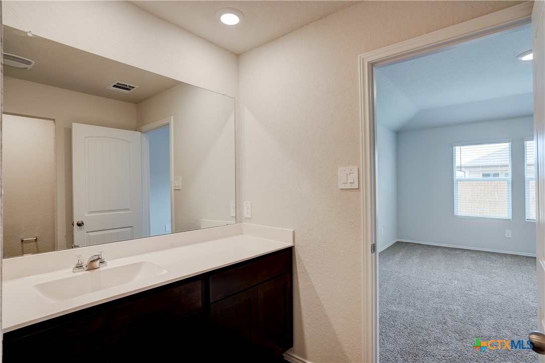 121 Roanwood Drive Property Photo 26